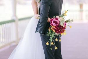 A beautiful Kinsley Series by wedding florist, Something Borrowed Blooms, located near Lafayette, Louisiana.